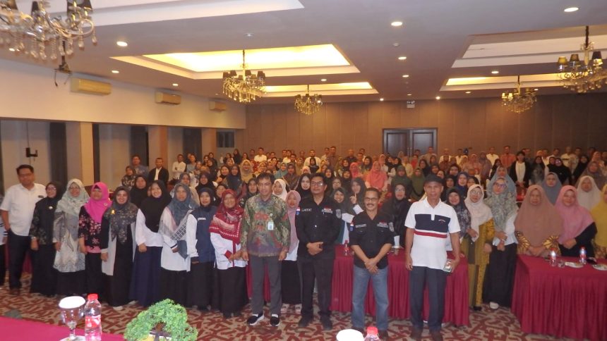 Suasana kegiatan peningkatan kompetensi guru melalui Musyawarah Guru Mata Pelajaran (MGMP) materi Ilmu Pengetahuan Alam (IPA) untuk guru tingkat Sekolah Menengah Pertama (SMP) se-Kukar. Kamis (9/5/2024) Hotel Fatma Tenggarong.