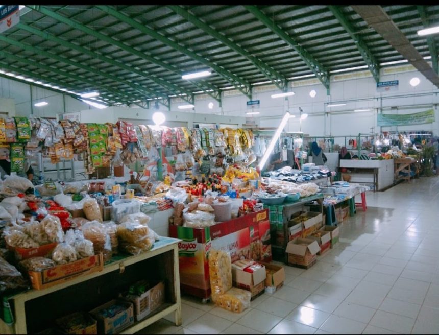 Suasana Pasar Mangkurawang