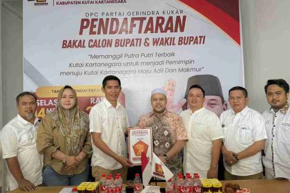 Akhmed Reza Fachlevi, anggota Fraksi Partai Gerindra, telah secara resmi menyerahkan dokumen pencalonannya sebagai Wakil Bupati Kutai Kartanegara (Kukar)