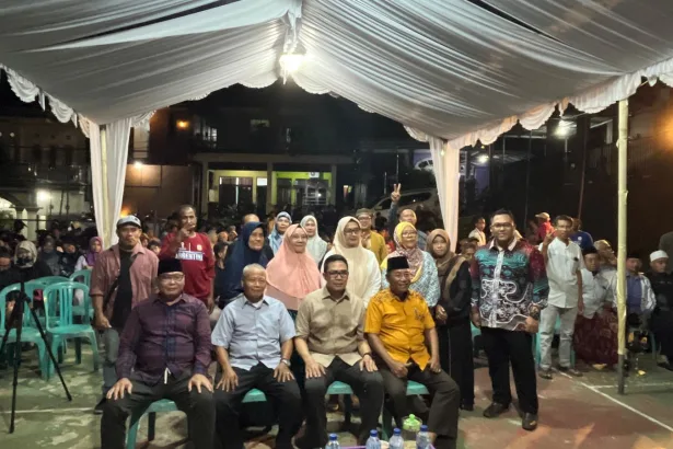 Calon Wali Kota Samarinda, Andi Harun saat pertemuan tatap muka bersama warga di Jalan Wolter Monginsidi, Gg. 8, RT. 23, Kelurahan Dadi Mulya, Kecamatan Samarinda Ulu.