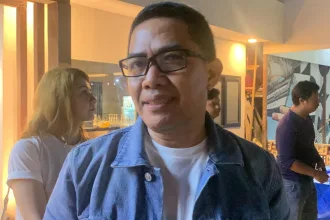 Calon Wali Kota Samarinda, Andi Harun, saat menghadiri acara TPTP Vol II di Dacoffe, Jalan Bung Tomo, Samarinda Seberang, pada Minggu malam (13/10/2024)