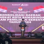 Ketua KPU Samarinda, Firman Hidayat saat memberikan sambutan pada acara Konsolidasi Daerah, Minggu (13/10/2024)