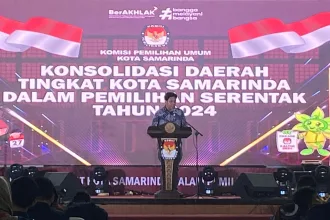 Ketua KPU Samarinda, Firman Hidayat saat memberikan sambutan pada acara Konsolidasi Daerah, Minggu (13/10/2024)