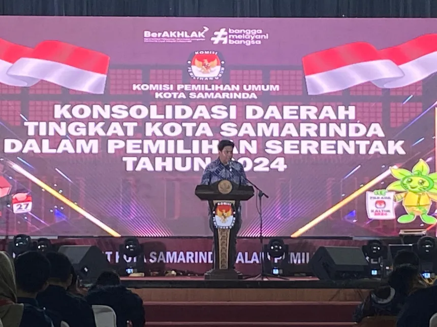 Ketua KPU Samarinda, Firman Hidayat saat memberikan sambutan pada acara Konsolidasi Daerah, Minggu (13/10/2024)