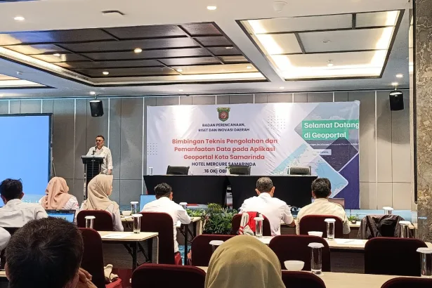 Baperinda saat bimtek, aktif mendorong pemanfaatan aplikasi Geoportal di Hotel Mercure Samarinda, Rabu (16/10/2024).