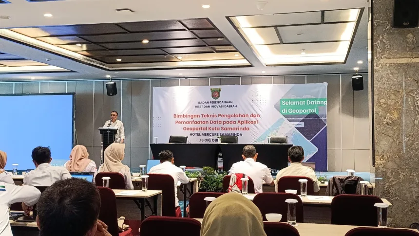 Baperinda saat bimtek, aktif mendorong pemanfaatan aplikasi Geoportal di Hotel Mercure Samarinda, Rabu (16/10/2024).