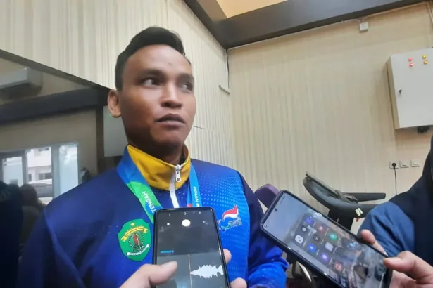 Firdaus, Atlet Para Renang asal Balikpapan yang berhasil meraih 2 medali emas pada Peparnas 2024