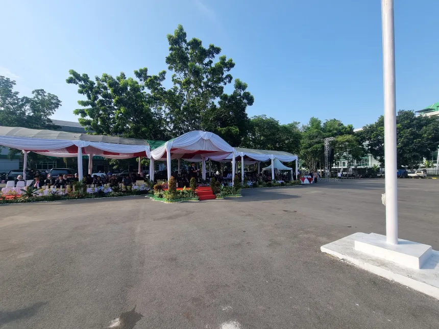 Upacara peringatan Hari Sumpah Pemuda ke-96 tahun 2024, di Halaman Parkir Gelora Kadrie Oening Sempaja, Kota Samarinda, Kalimantan Timur (Kaltim) pada Senin (28/10/2024). (Foto: Sekala)