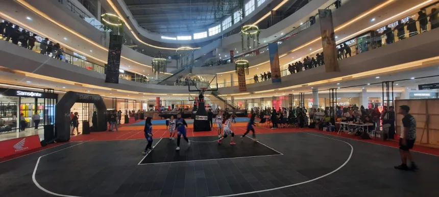 Pertandingan Kejuaran Bola Basket 3×3 Piala Gubernur Kaltim 2024 di Atrium Bigmall Samarinda, Jalan Untung Suropati, Karang Asam Ulu, Sungai Kunjang, Samarinda pada Rabu (30/10/2024) sore.