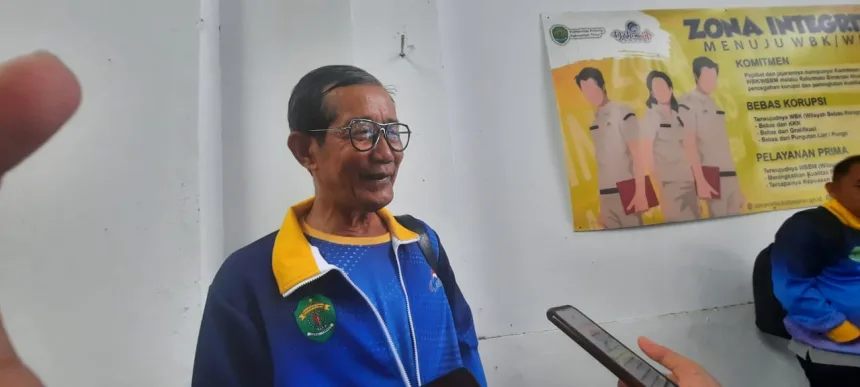 Ketua National Paralympic Committe Indonesia (NPCI) Kalimantan Timur (Kaltim), Suharyanto saat diwawancarai awak media di Diskominfo Kaltim, pada Jumat (25/10/2024).