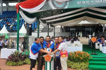 Pembukaan Open Tournament Kejuaraan Nasional (Kejurnas) Panahan Piala Panglima TNI, telah berlangsung di Stadion Gelora Kadrie Oening Sempaja, pada Jumat (1/11/2024).