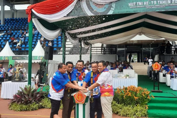Pembukaan Open Tournament Kejuaraan Nasional (Kejurnas) Panahan Piala Panglima TNI, telah berlangsung di Stadion Gelora Kadrie Oening Sempaja, pada Jumat (1/11/2024).
