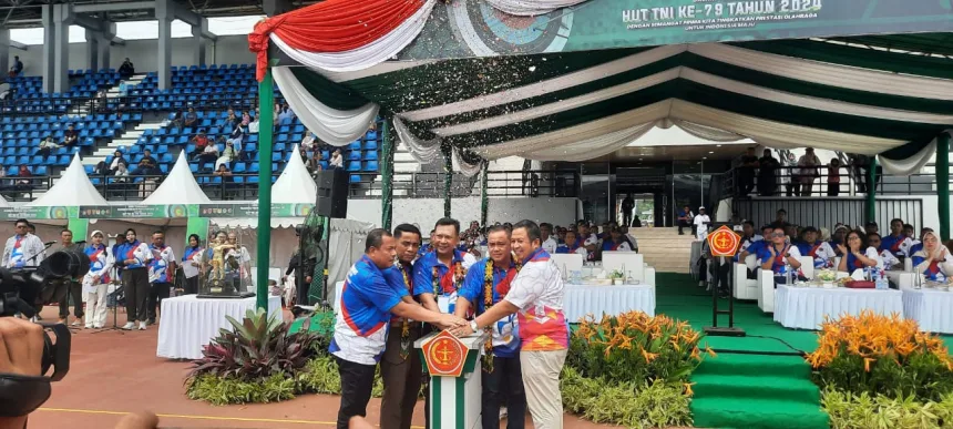 Pembukaan Open Tournament Kejuaraan Nasional (Kejurnas) Panahan Piala Panglima TNI, telah berlangsung di Stadion Gelora Kadrie Oening Sempaja, pada Jumat (1/11/2024).
