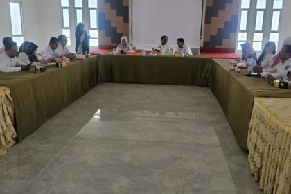 Pejabat Sementara (Pjs) Bupati Kutim, Agus Hari Kesuma (AHK) saat mengunjungi Dinas Kesehatan Kutim