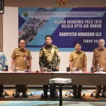 Suasana Laporan Akhir Kajian Naskah Akademik serta Peraturan Bupati tentang Tata Kelola Unit Pelaksana Teknis Daerah (UPTD) Air Minum di Samarinda, Senin (28/10/24)
