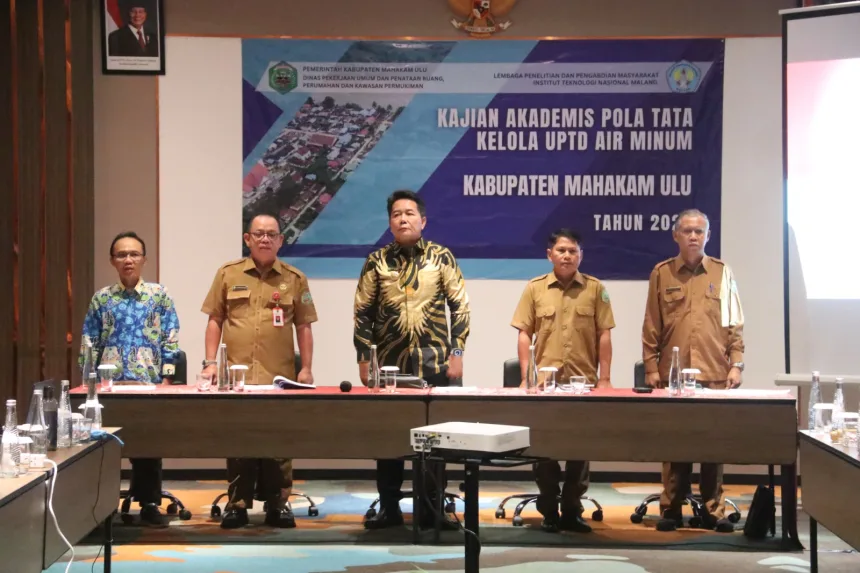 Suasana Laporan Akhir Kajian Naskah Akademik serta Peraturan Bupati tentang Tata Kelola Unit Pelaksana Teknis Daerah (UPTD) Air Minum di Samarinda, Senin (28/10/24)