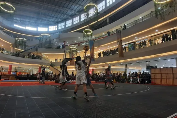 Berlangsungnya kejuaran Bola Basket 3 on 3 Piala Gubernur Kaltim 2024 di Atrium Bigmall Samarinda, dari 30 Oktober 2024 hingga 3 November 2024.