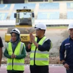 Saat Pj Gubernur Kaltim Akmal Malik beserra pihak terkait meninjau pengerjaan renovasi Stadion Utama Palaran, beberpa waktu lalu.