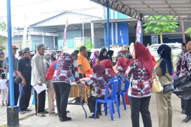 Kartu LPG 3 Kg diperkenalkan secara resmi di Kelurahan Makroman, Kecamatan Sambutan.
