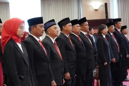 Pelantikan dan pengambilan sumpah jabatan 35 ASN di ruang serbaguna Ruhui Rahayu Kantor Gubernur Kaltim