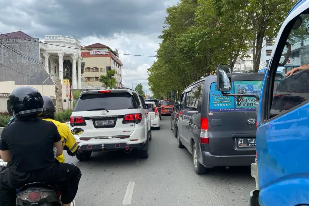 Kemacetan di Pusat Kota Samarinda.
