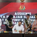 Duta Pelajar Sadar Hukum Kaltim saat mengunjungi Jaksa Agung RI. (Foto: Istimewa)