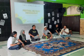 Diskusi dalam Festival Ibu Bumi Menggugat.
