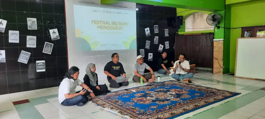 Diskusi dalam Festival Ibu Bumi Menggugat.