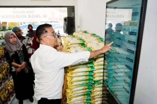 Sidak pasar Merdeka Samarinda oleh Pj Gubernur Kaltim, Akmal Malik.