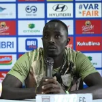 Pemain Borneo FC Samarinda, Christophe Nduwarugira saat sesi konferensi pers. (IST)