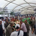 Prosesi pensalatan jenazah Awang Faroek Ishaq (AFI) di Masjid Pemprov Kaltim Nurul Mukminin, pada Senin (23/12/2024).