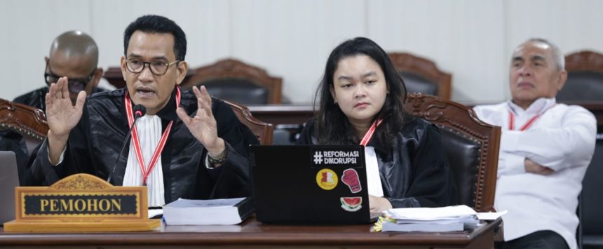 Kuasa hukum Isran-Hadi dalam sidang sengketa hasil Pilkada di Jakarta, Kamis (9/1/2025). (Foto: Istimewa)