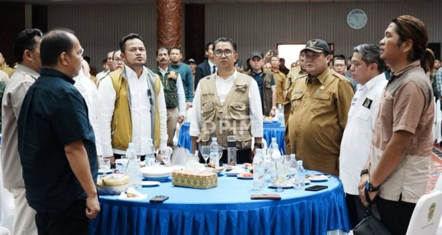 Rudy Mas’ud berserta istri saat bersama Pj Gubernur Kaltim, Akmal Malik kunjungan di beberapa daerah di Kaltim. (Ist)