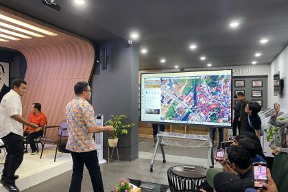 Wali Kota Samarinda, Andi Harun saat Konferensi Pers Penanganan Banjir di Kota Samarinda.