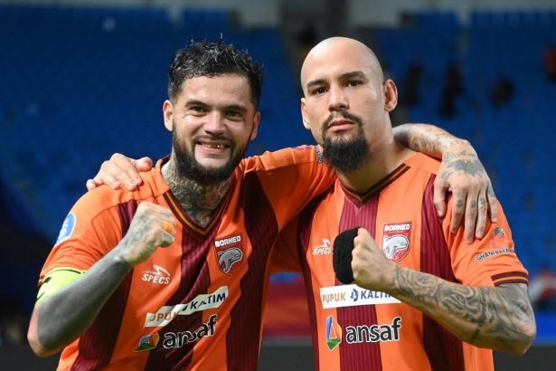 Pemain Borneo FC Samarinda, Diego Michiels dengan Furtado.(Ist)
