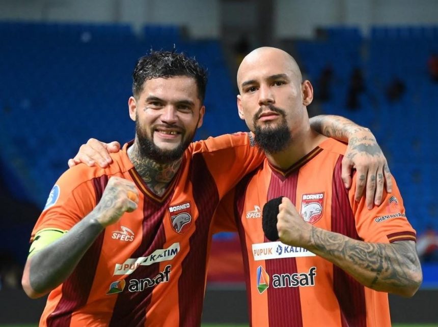 Pemain Borneo FC Samarinda, Diego Michiels dengan Furtado.(Ist)