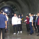 Wapres RI, Gibran Rakabuming Raka, saat melakukan tinjauan ke Terowongan Samarinda.