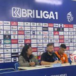 Pelatih Borneo FC, Joaquin Gomez saat sesi konferensi pers usai pertandingan.