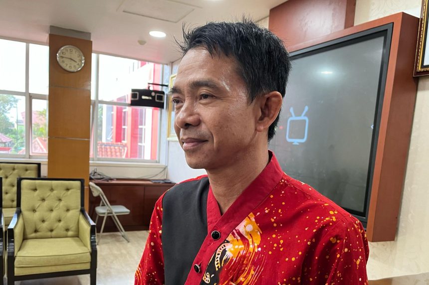 Kepala Bidang Pemasaran Produk Dalam Negeri dan Pengendalian Barang Pokok Dinas Perindustrian dan Perdagangan (Disperindag) Kukar, Muhammad Bustani