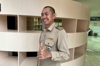 Camat Kota Bangun Darat, Zulkifli.