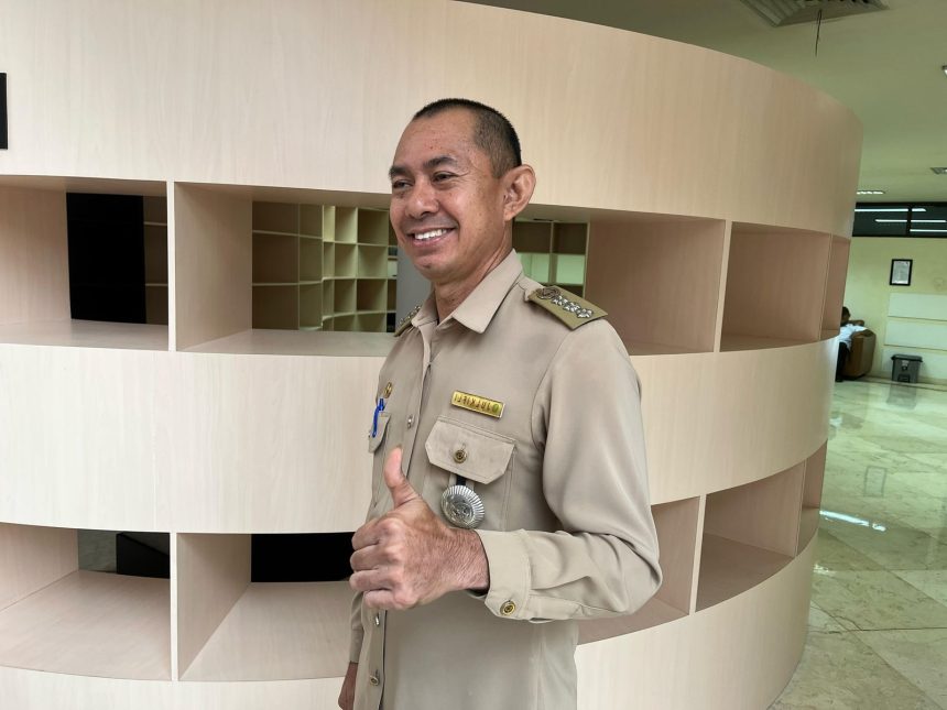Camat Kota Bangun Darat, Zulkifli.