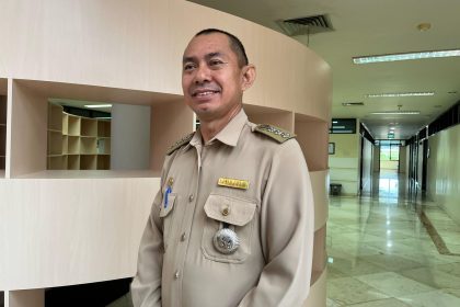 Camat Kota Bangun Darat, Zulkifli.