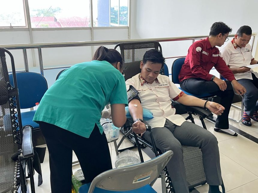 Donor darah yang digelar Diskominfo Kukar. (Foto: Sekala)