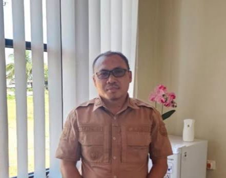Kepala Desa Loa Raya, Martin
