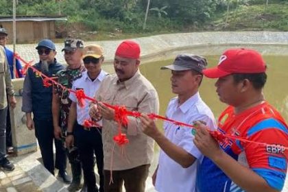 Bupati Kutai Kartanegara Edi Damansyah, resmikan Embung Maluhu.