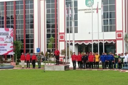 Sekda Kukar, Sunggono, memimpin apel peringatan Hari Buruh Internasional (May Day) tahun 2025.