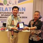 RPJMDes bagi aparatur desa se-Kecamatan Muara Badak pada Sabtu (3/5/25) di Hotel IBIS Samarinda.