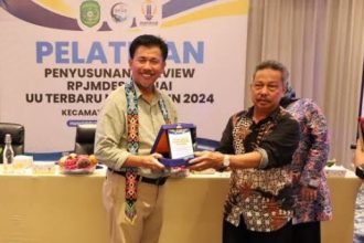RPJMDes bagi aparatur desa se-Kecamatan Muara Badak pada Sabtu (3/5/25) di Hotel IBIS Samarinda.
