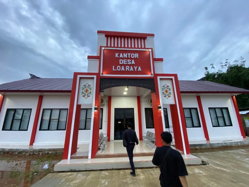 Kantor Desa Loa Raya.