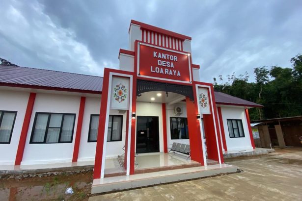 Kantor Desa Loa Raya.